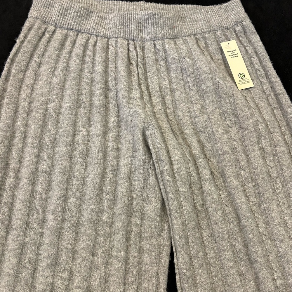 New! Super Soft Wide leg Cable Knit Pants! TALL - Picture 4 of 6